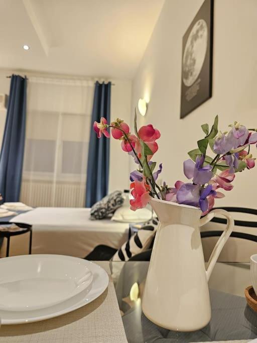 Sweet Dreams Suites Calea Victoriei Sunny Studio Bucureşti Ngoại thất bức ảnh